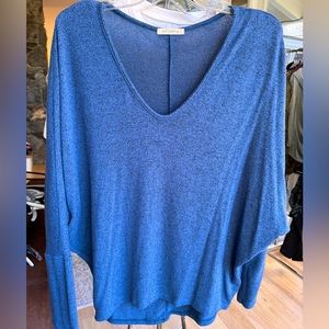 Enti blue sweater